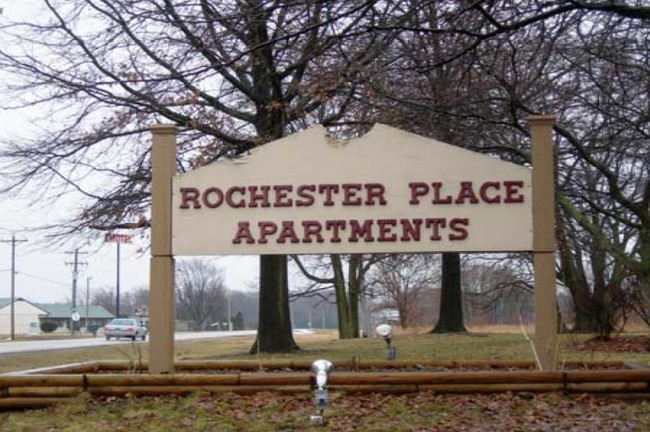 Rochester Place Apartments in Rochester, IN - Foto de edificio - Building Photo