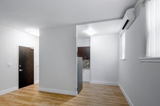 587 Avenue Road in Toronto, ON - Building Photo - Interior Photo