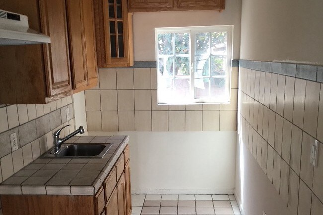 1117 E California Ave in Glendale, CA - Building Photo - Building Photo