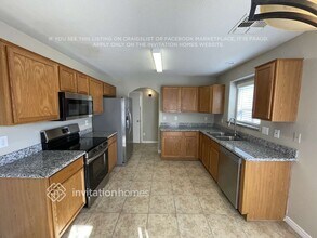 12533 W Reade Ave in Litchfield Park, AZ - Foto de edificio - Building Photo