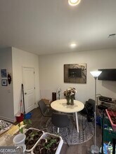 776 Crestwell Cir in Atlanta, GA - Building Photo - Building Photo