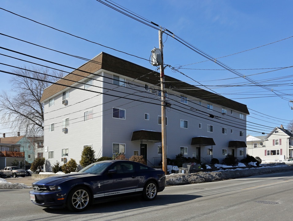 304-308 California St in Newton, MA - Building Photo