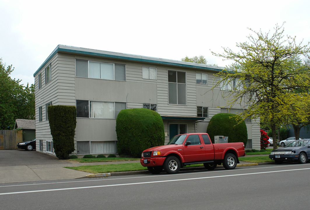 1717 NW Harrison Blvd in Corvallis, OR - Building Photo