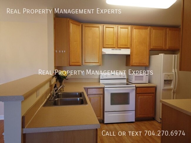 10657 Hill Point Ct in Charlotte, NC - Building Photo - Building Photo