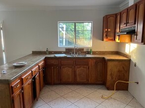 2813 N Santa Fe Ave in Compton, CA - Building Photo - Building Photo