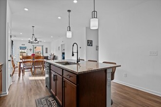 1010 Village Ct in Burns, TN - Building Photo - Building Photo