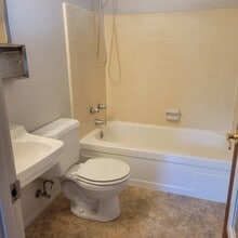 1079 Poplar St, Unit G in Chico, CA - Building Photo - Building Photo