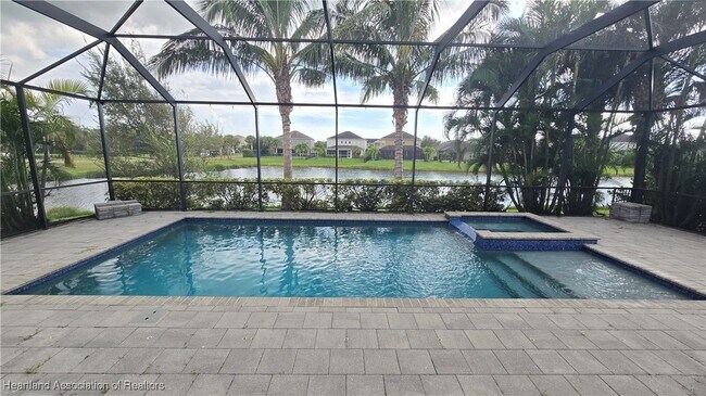 6001 Anise Dr in Sarasota, FL - Building Photo - Building Photo