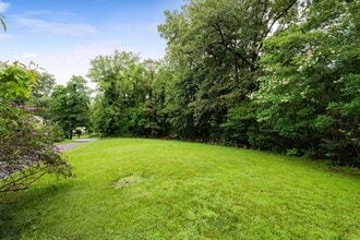 11821 Sinclair Ln in Manassas, VA - Foto de edificio - Building Photo