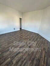 211 S 7th St in Jeannette, PA - Building Photo - Building Photo