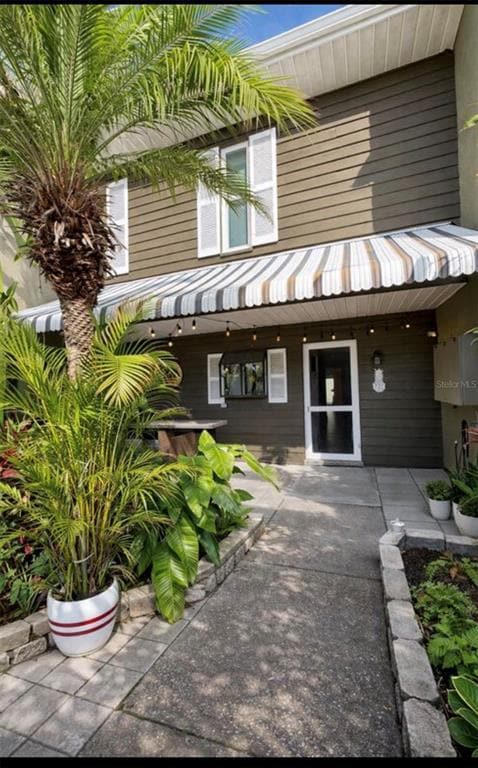 property at 727 N Himes Ave