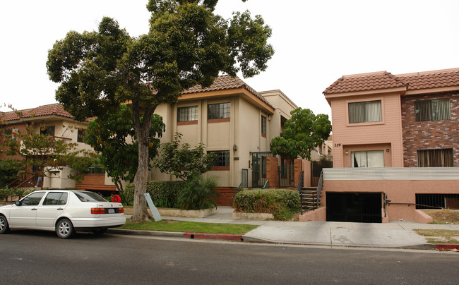 215 E Maple St in Glendale, CA - Foto de edificio - Building Photo