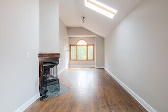 1342 N Cleaver St in Chicago, IL - Building Photo - Building Photo