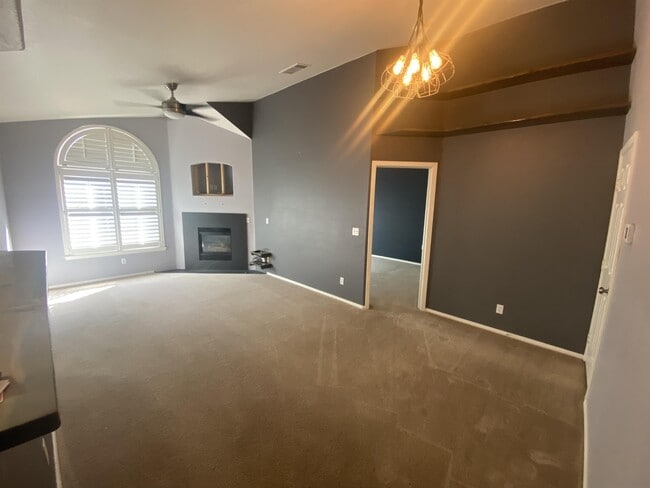 8767 E Dry Creek Rd in Centennial, CO - Building Photo - Building Photo
