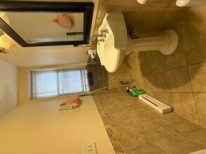 55 Park Dr, Unit 2 in Boston, MA - Foto de edificio - Building Photo