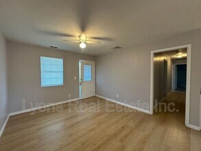 4717 Douglas Ln in Lehigh Acres, FL - Building Photo - Building Photo