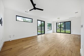4901 Santa Anna St in Austin, TX - Building Photo - Building Photo