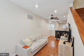2036 E Boston St in Philadelphia, PA - Building Photo - Building Photo