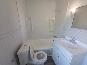 2231 Falls Street, Unit 2 Front in Niagara Falls, NY - Building Photo - Building Photo
