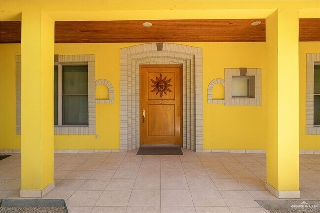 41 N Ware Rd in McAllen, TX - Building Photo - Building Photo