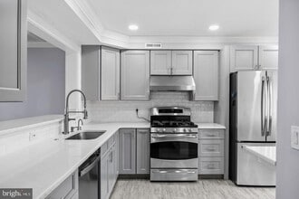 17 Winchester Dr in East Windsor, NJ - Building Photo - Building Photo