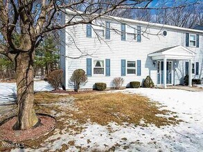 161 Cedarview Ln in Watervliet, NY - Building Photo - Building Photo