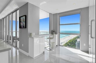 4201 Collins Ave in Miami Beach, FL - Foto de edificio - Building Photo