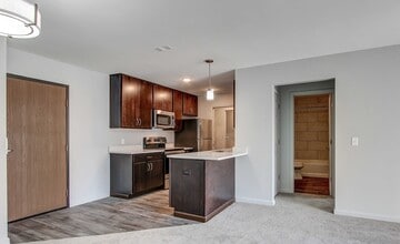 Orchard Village in Toledo, OH - Building Photo - Building Photo