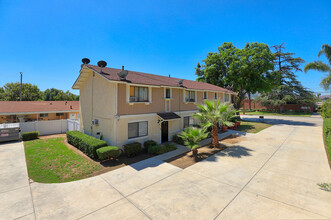 890 S Hamilton Blvd in Pomona, CA - Building Photo - Building Photo