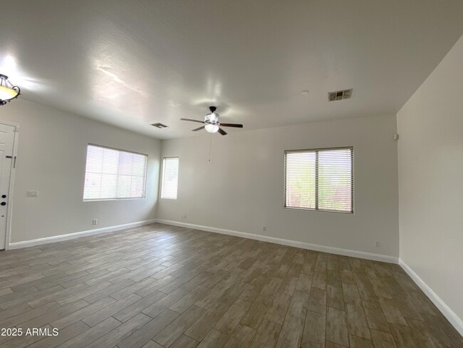 1917 W Spur Dr in Phoenix, AZ - Building Photo - Building Photo