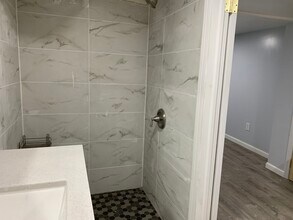 5632 Beacon St, Unit 1 in Pittsburgh, PA - Building Photo - Building Photo