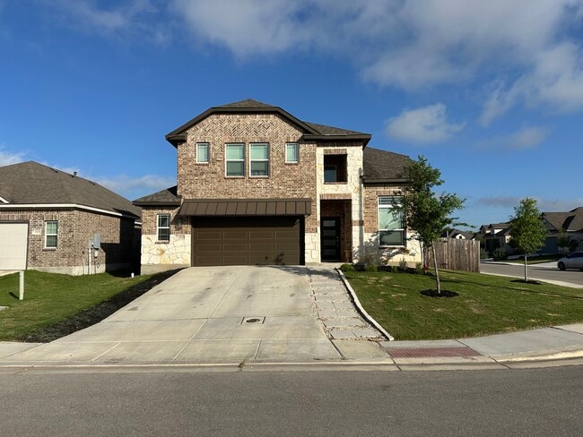 2929 Mindel St in New Braunfels, TX - Foto de edificio - Building Photo