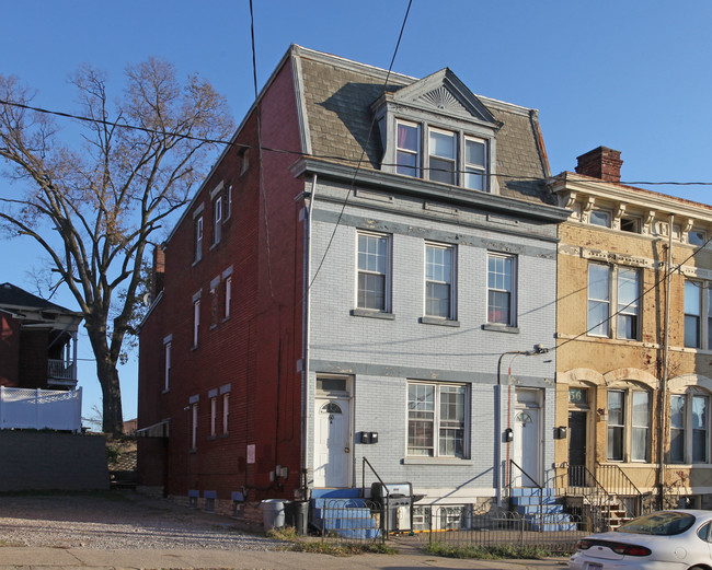 58-60 W McMillan St in Cincinnati, OH - Foto de edificio - Building Photo