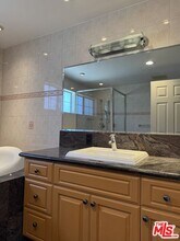 5412 Hazeltine Ave in Los Angeles, CA - Building Photo - Building Photo