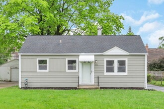 3366 Karl Rd in Columbus, OH - Building Photo - Building Photo