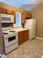 7143-F W Friendly Ave in Greensboro, NC - Building Photo - Building Photo