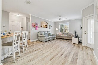 2405 Courtney Meadows Ct in Tampa, FL - Building Photo - Building Photo