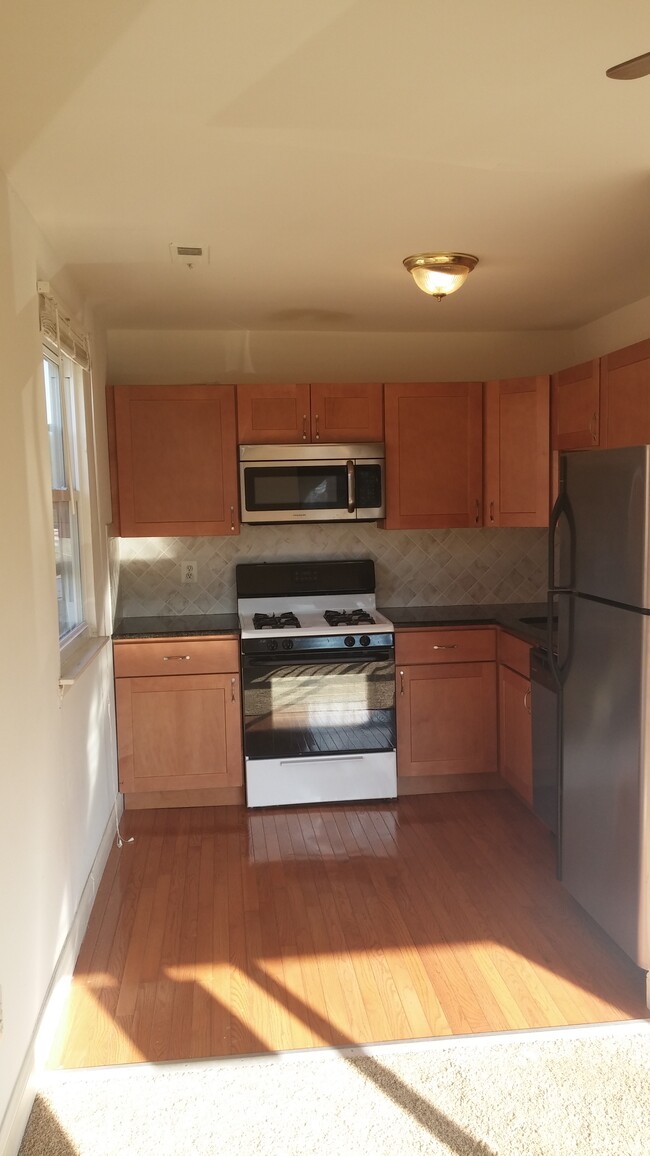 7827 Bradford St in Philadelphia, PA - Building Photo - Building Photo
