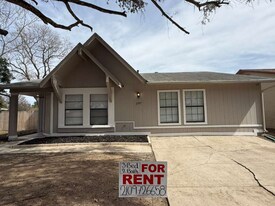 2707 Alan Shepard Dr in San Antonio, TX - Building Photo