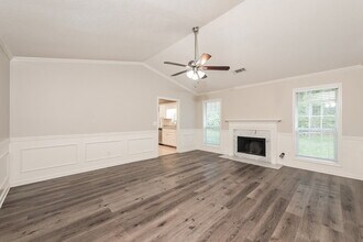 422 Shoal Cir in Lawrenceville, GA - Building Photo - Building Photo