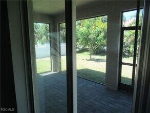 2921 NW 18th Terrace in Cape Coral, FL - Foto de edificio - Building Photo