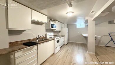 2-304 Langlaw Dr in Cambridge, ON - Building Photo - Building Photo