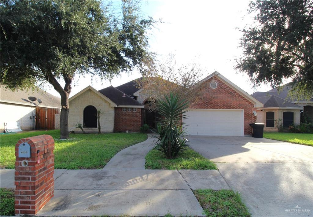 4609 Cedar Ave in McAllen, TX - Building Photo