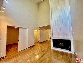 4805 Maytime Ln in Culver City, CA - Building Photo - Building Photo