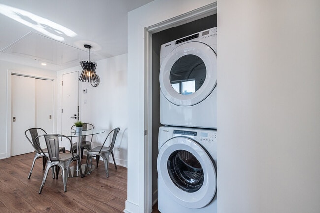 1635 Rue Berri in Montréal, QC - Building Photo - Building Photo