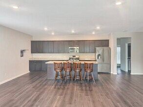 4372 Grosbeak Dr in Hoschton, GA - Building Photo - Building Photo