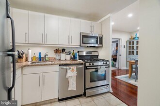 219 S 18th St in Philadelphia, PA - Building Photo - Building Photo
