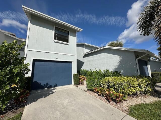 1527 Woodbridge Lakes Cir in West Palm Beach, FL - Building Photo