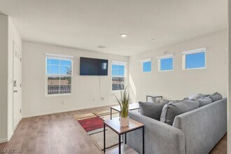 1115 Meadow Sparrow Pl in Henderson, NV - Building Photo - Building Photo