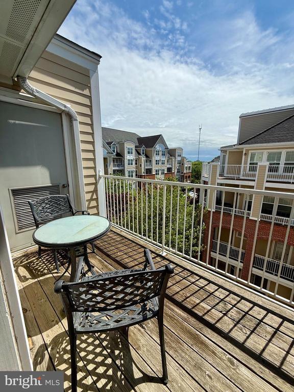 2700 Bellforest Ct in Vienna, VA - Building Photo - Building Photo